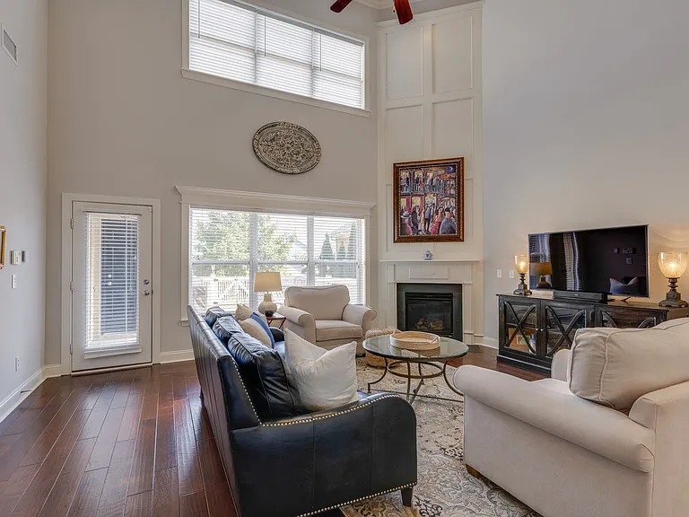 608 Patriot Ln — Photo 10