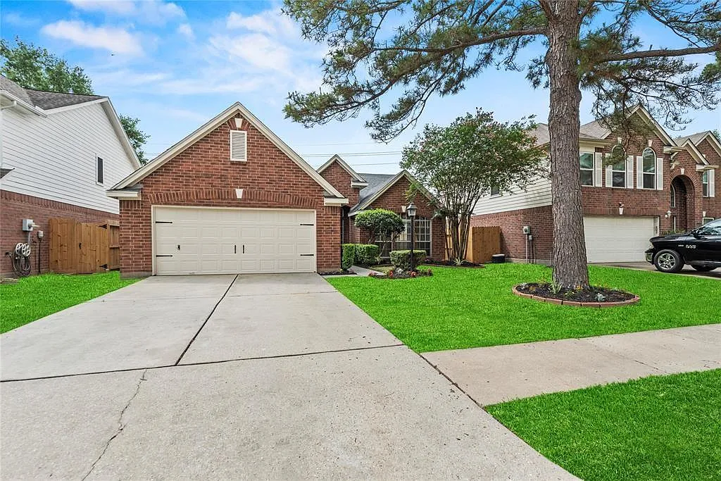 3 bed, 2.0 bath, $2,000 — Photo 2