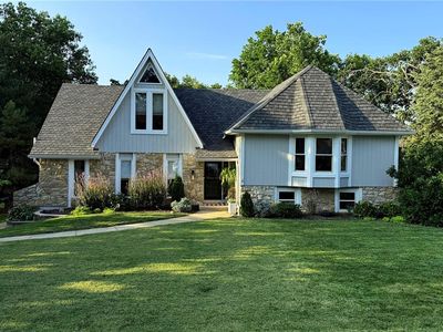 114 NW Teakwood St, Lees Summit, MO, 64064