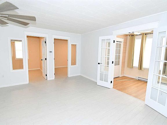 5th image of 606 W 4th St