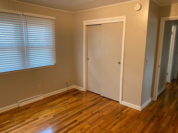 One of the bedrooms bathroom is very nice