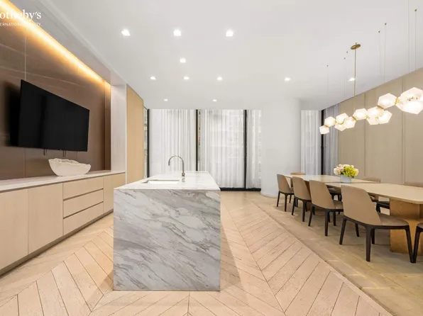 138 East 50th Street image 43 of 50