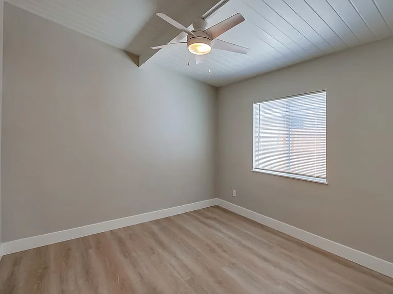 4018 Fond Du Lac Ave — Photo 14