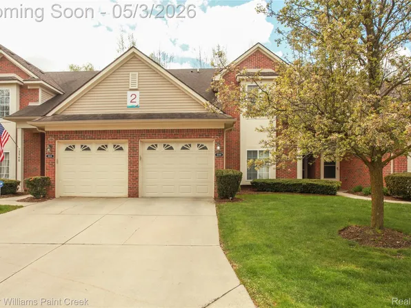 3546 Eagle Creek Dr #8, Utica, MI 48317