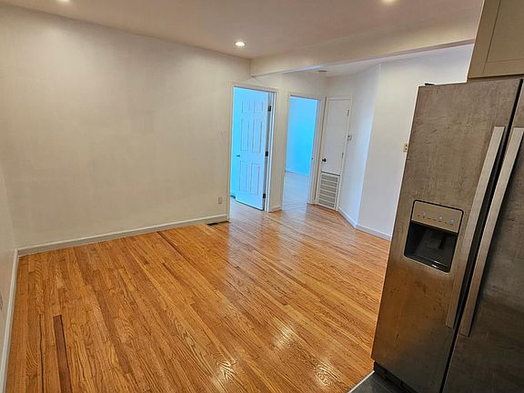 4th image of 3728 Judah St