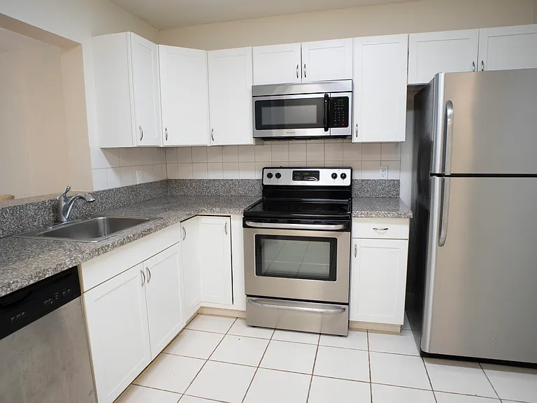 9110 Fairbanks Ln #4 — Photo 6