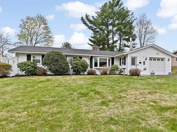 28 Paxton Rd, Framingham, MA 01701