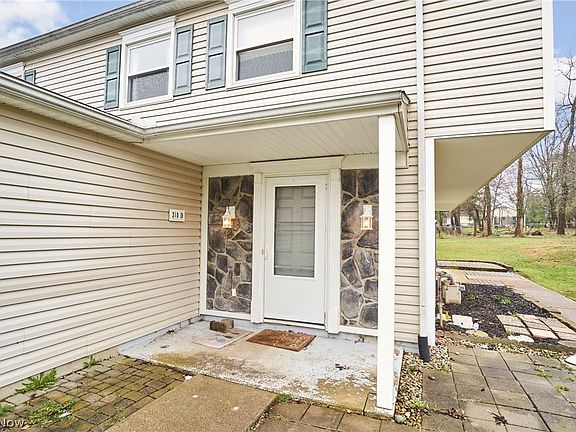 2nd image of 310 Canterbury Ln