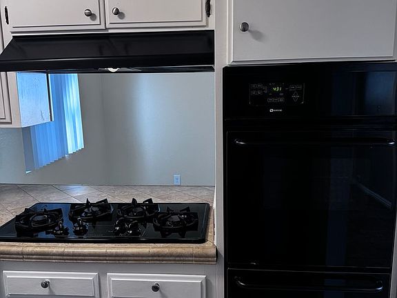 4th image of 328 Marguerite Ave APT A