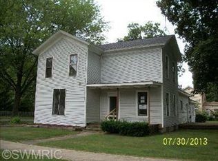 304 E Cushman St, Three Rivers, MI 49093