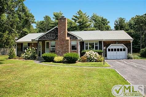 35 Heather Lane, North Falmouth in "North Hill" off 28A