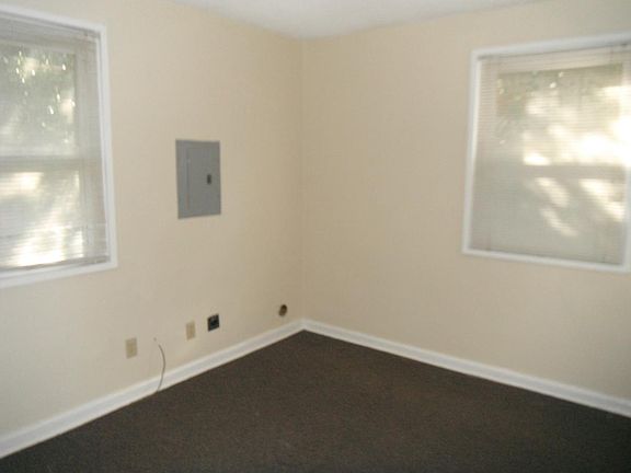 4th image of 1118 Shirley St