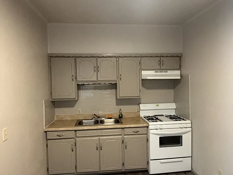 411 E Beech St — Photo 4