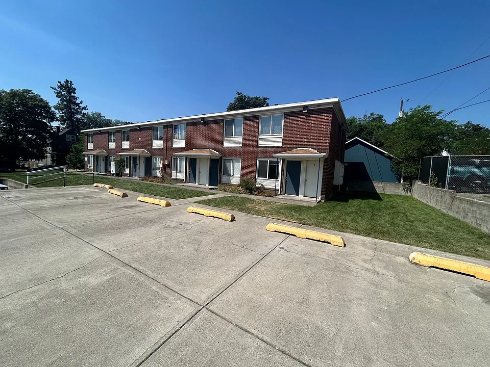 Elm Apartments in Browne's Addition!