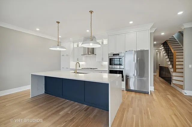 2614 W Chicago Ave #3 — Photo 4