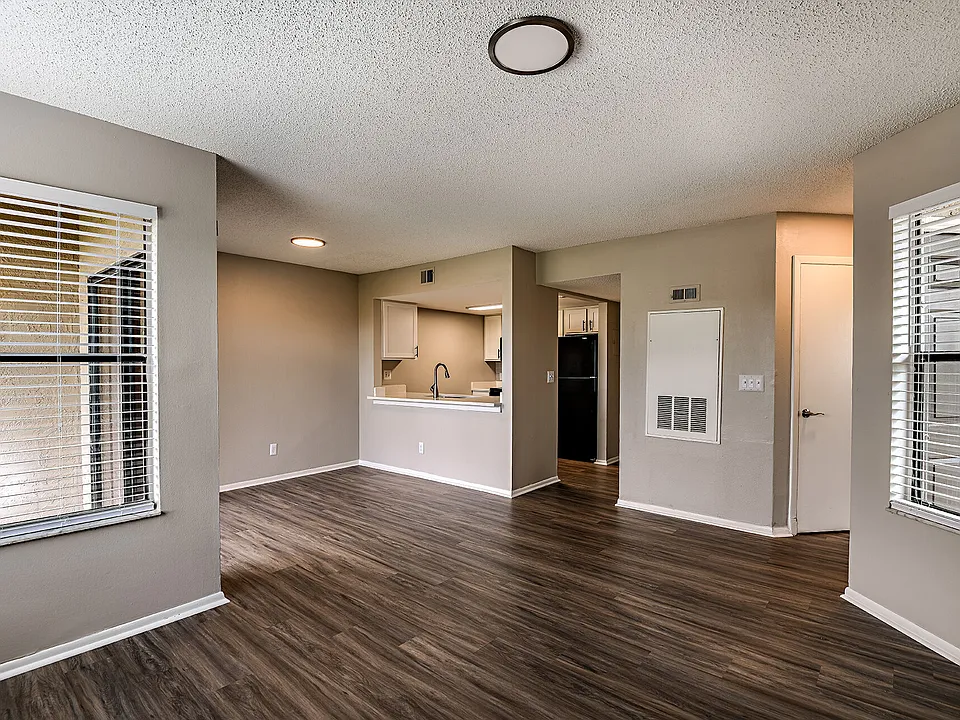 Heron Lake apartments community photo