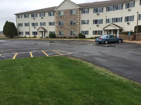 Rosewood Glen Senior Apartments, 409 Partridge Dr #205, New London, WI 54961