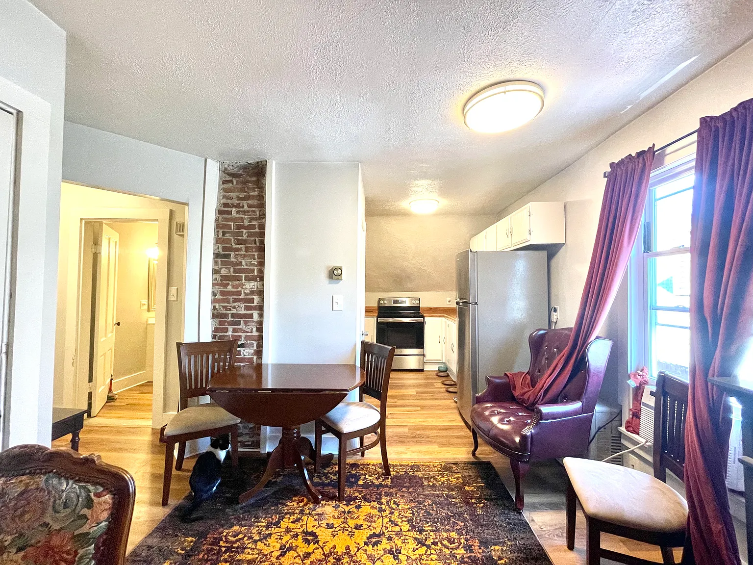 2 bed, 800 sqft, $2,000 — Photo 1