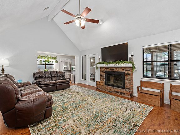 5th image of 1406 Paradise Ln