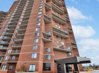 1610 Harmon Cv, Secaucus, NJ 07094