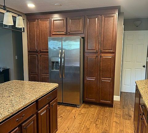 5th image of 77 Maple Dr