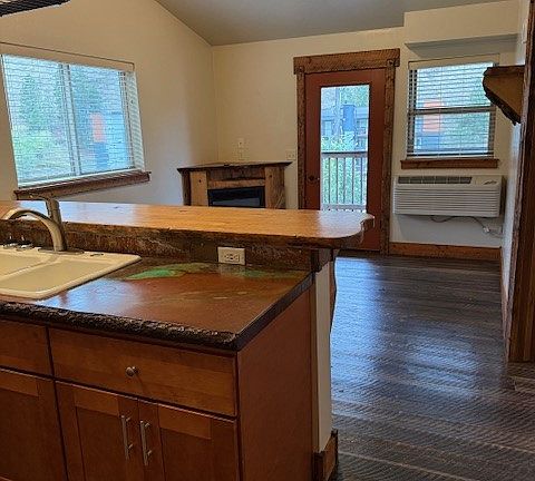 4th image of 120 Speedway Ave #301