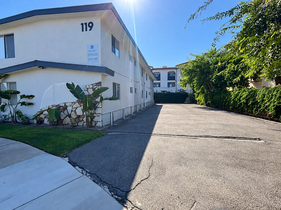 Courtyard Apartments