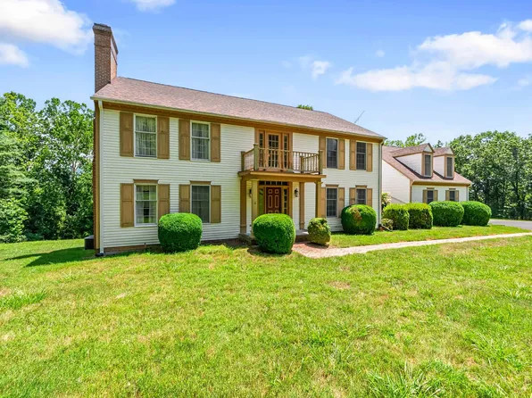 2232 Woodland Hills Dr, Blacksburg, VA 24060