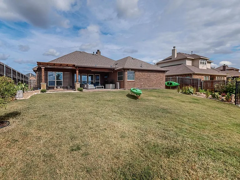 997 Shady Lane Dr — Photo 41
