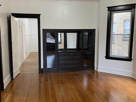 3rd image of 1415 W Gregory St #1