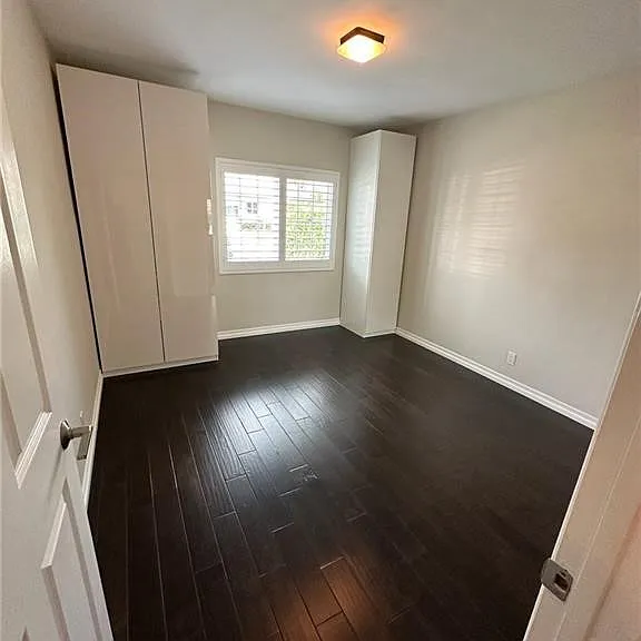 5752 Newcastle Ave — Photo 7