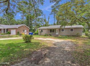 214 Frink Dr, Southport, NC 28461