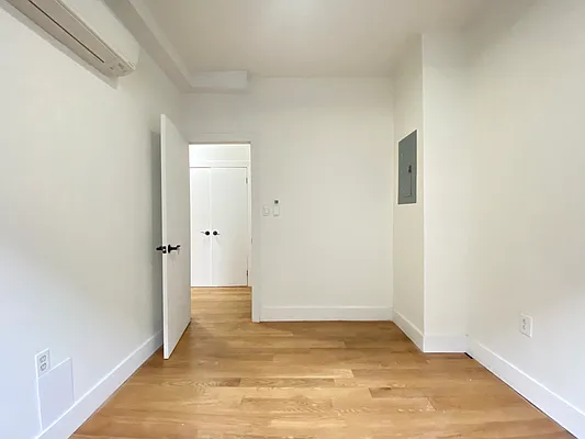 Rented by NY Space Finders Inc. | media 23