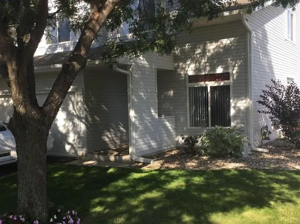 2068 Parkway Ave, Shakopee, MN 55379