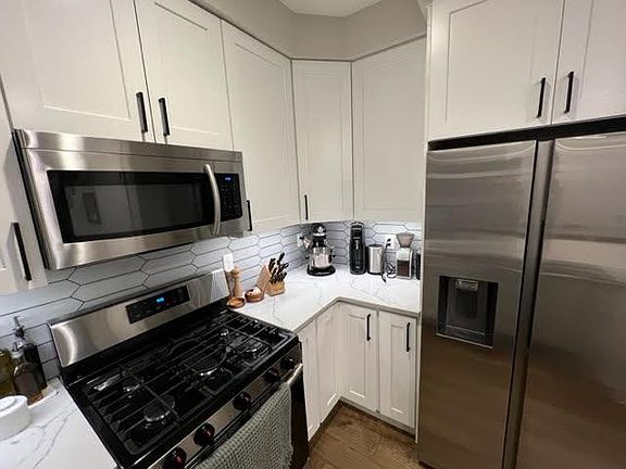 5th image of 2929 Lawrence St Unit 5