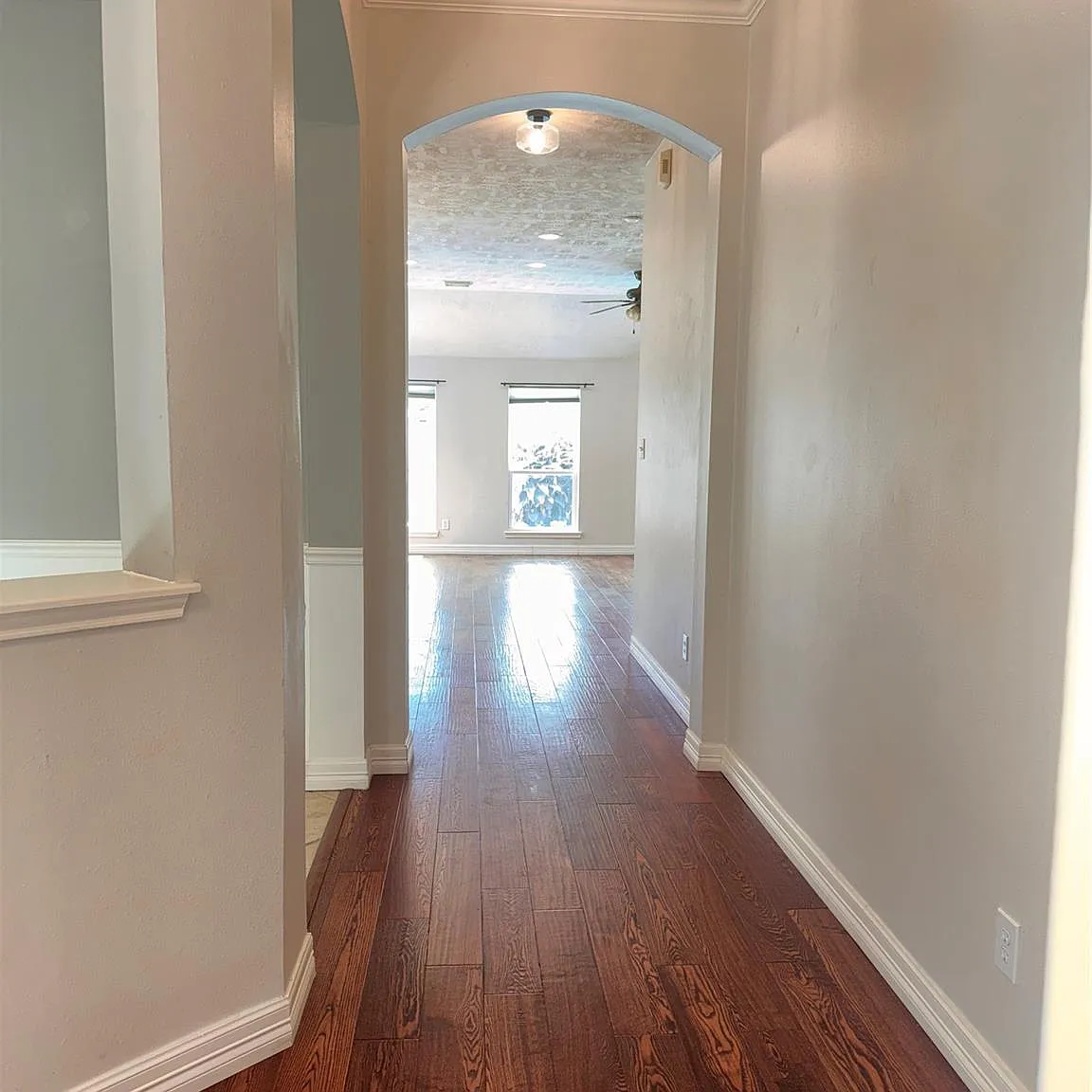 3 bed, 2.0 bath, 2094 sqft, $2,650 — Photo 3