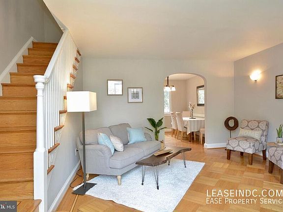 3rd image of 704 Devon Pl