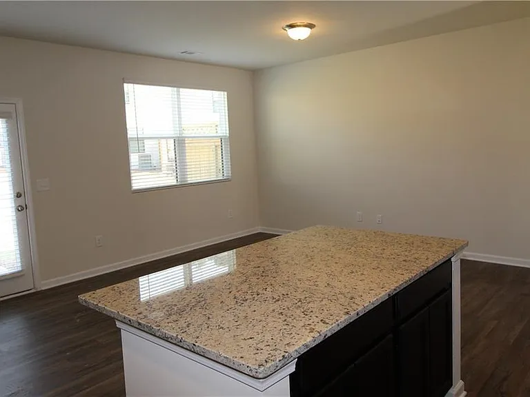 6513 Mountain Home Way — Photo 4