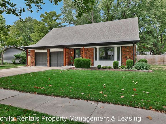 4th image of 8210 E Brookhollow Ln