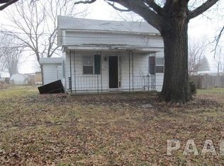 316 N West St, Farmington, IL 61531