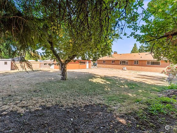 3rd image of 203 S 182nd Street
