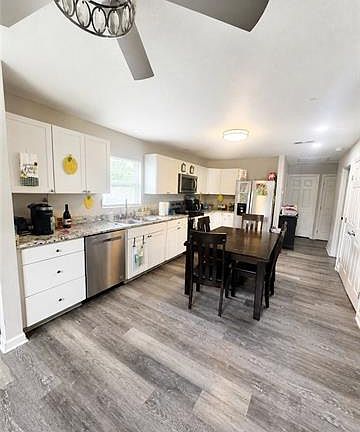 3rd image of 6067 Dorothea St