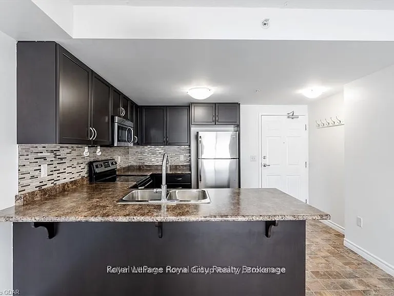 67 Kingsbury Sq #303 — Photo 4