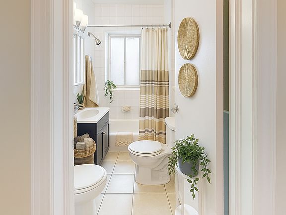 5th image of 19 Strathcona Ave #6