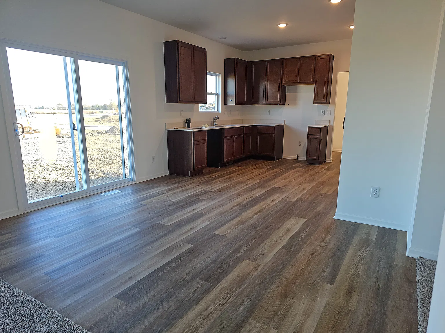 4 bed, 2630 sqft, $3,800 — Photo 4
