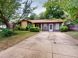 6704 Rustic Dr, Forest Hill, TX 76140