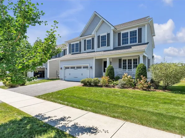 220 Sommerfield Avenue, South Burlington, VT 05403