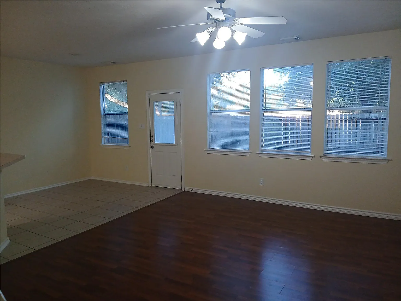 3 bed, 2.5 bath, 1683 sqft, $1,800 — Photo 3