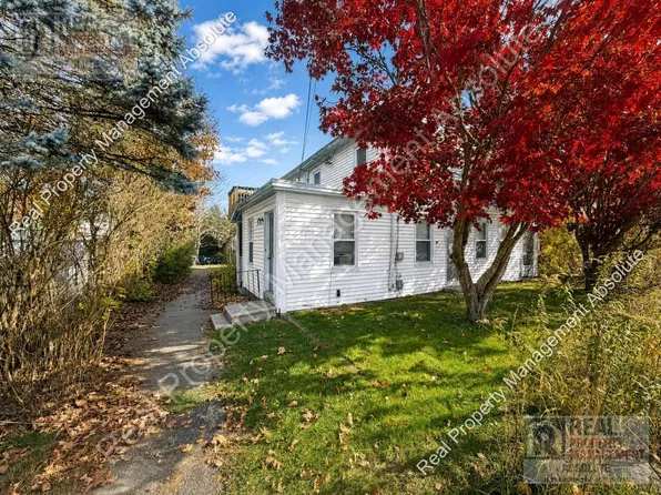 44 Main St, 44 Main St Unit 1, Raymond, NH 03077