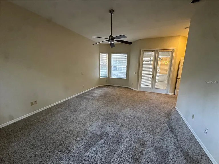 4404 SW 91st Dr — Photo 6